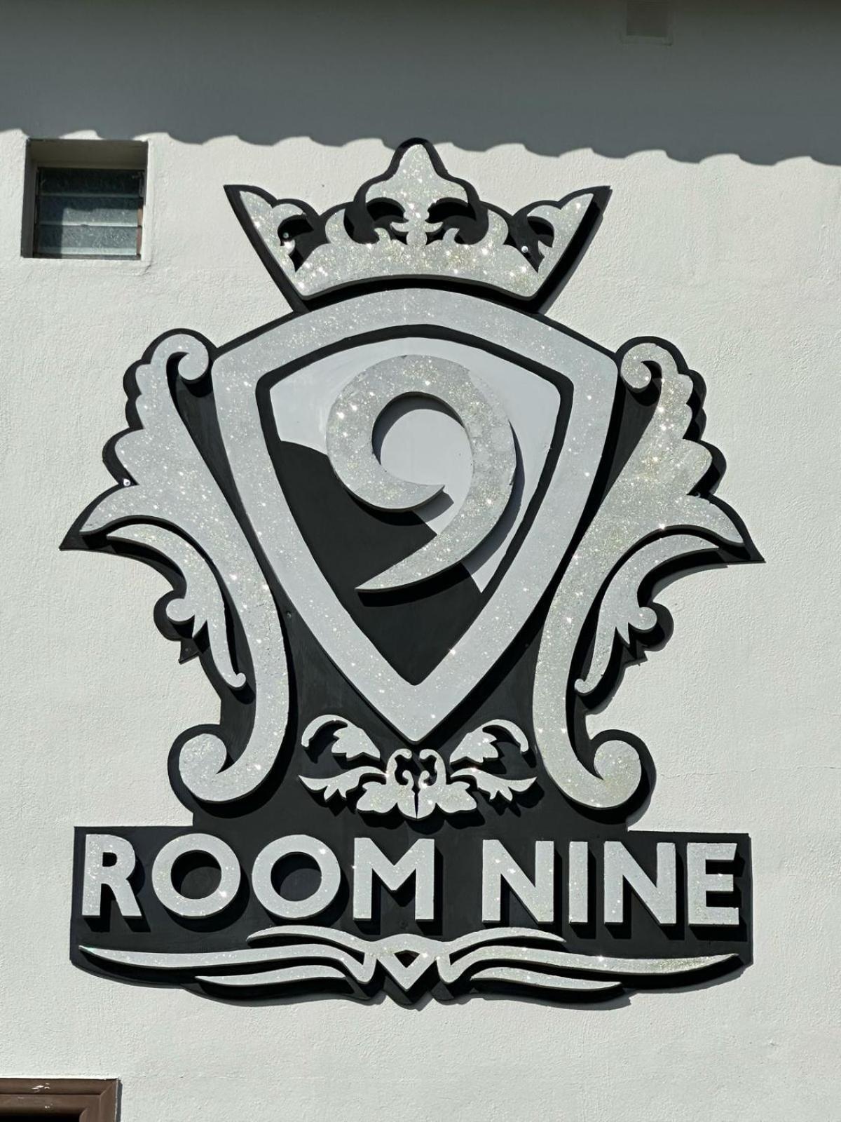 Room Nine 9 Beachfront Apartments Nea Kallikrateia Esterno foto