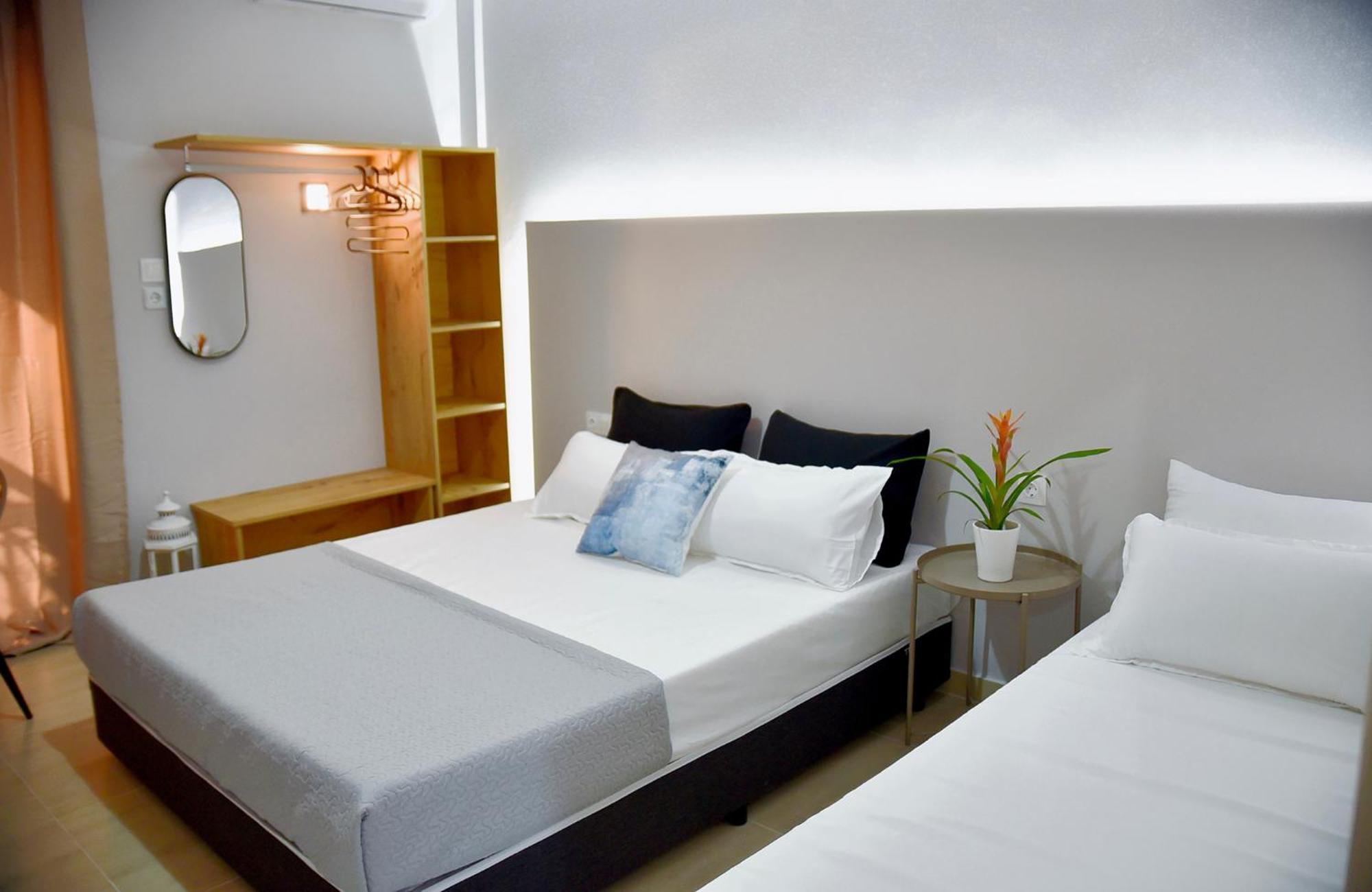 Room Nine 9 Beachfront Apartments Nea Kallikrateia Esterno foto