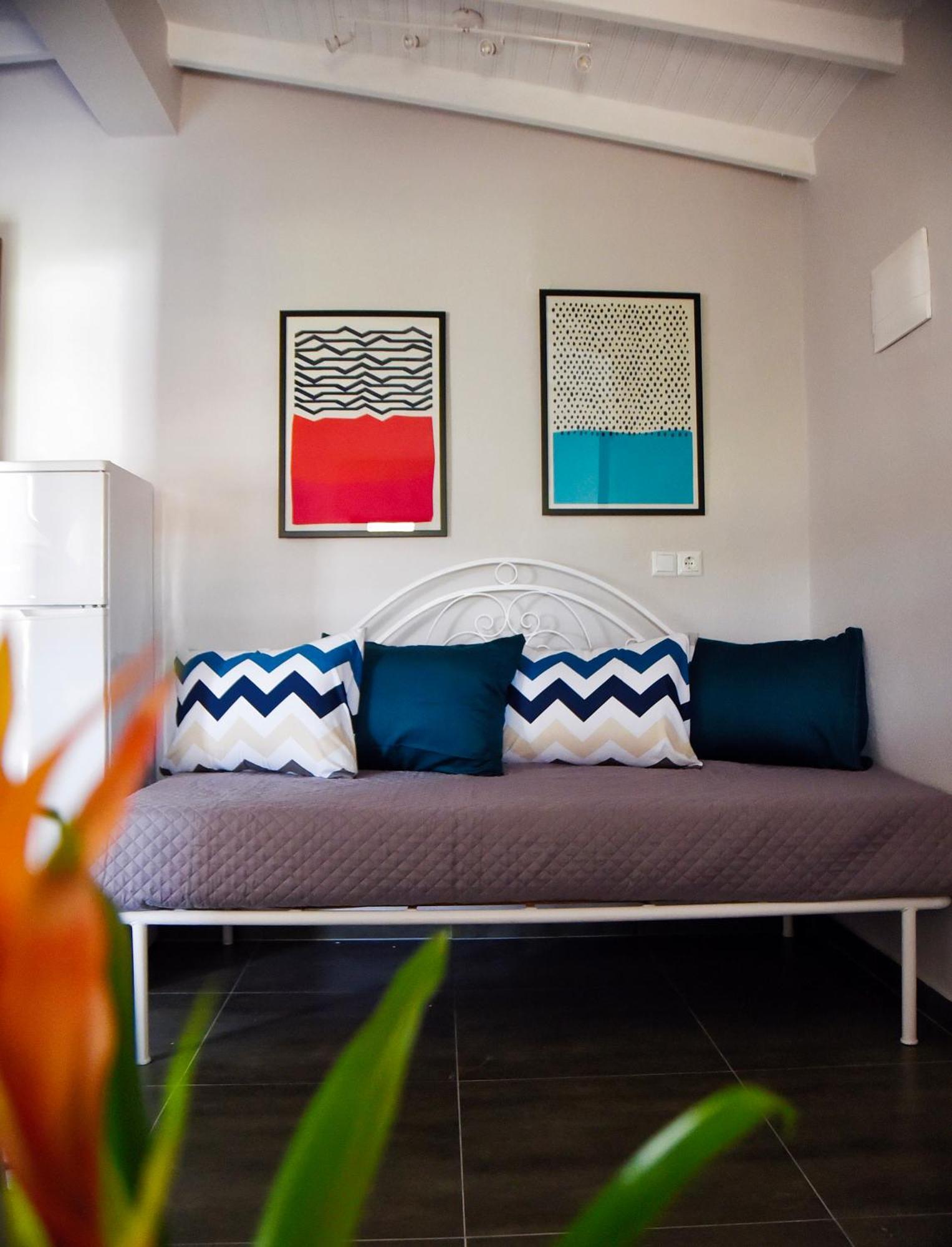 Room Nine 9 Beachfront Apartments Nea Kallikrateia Esterno foto