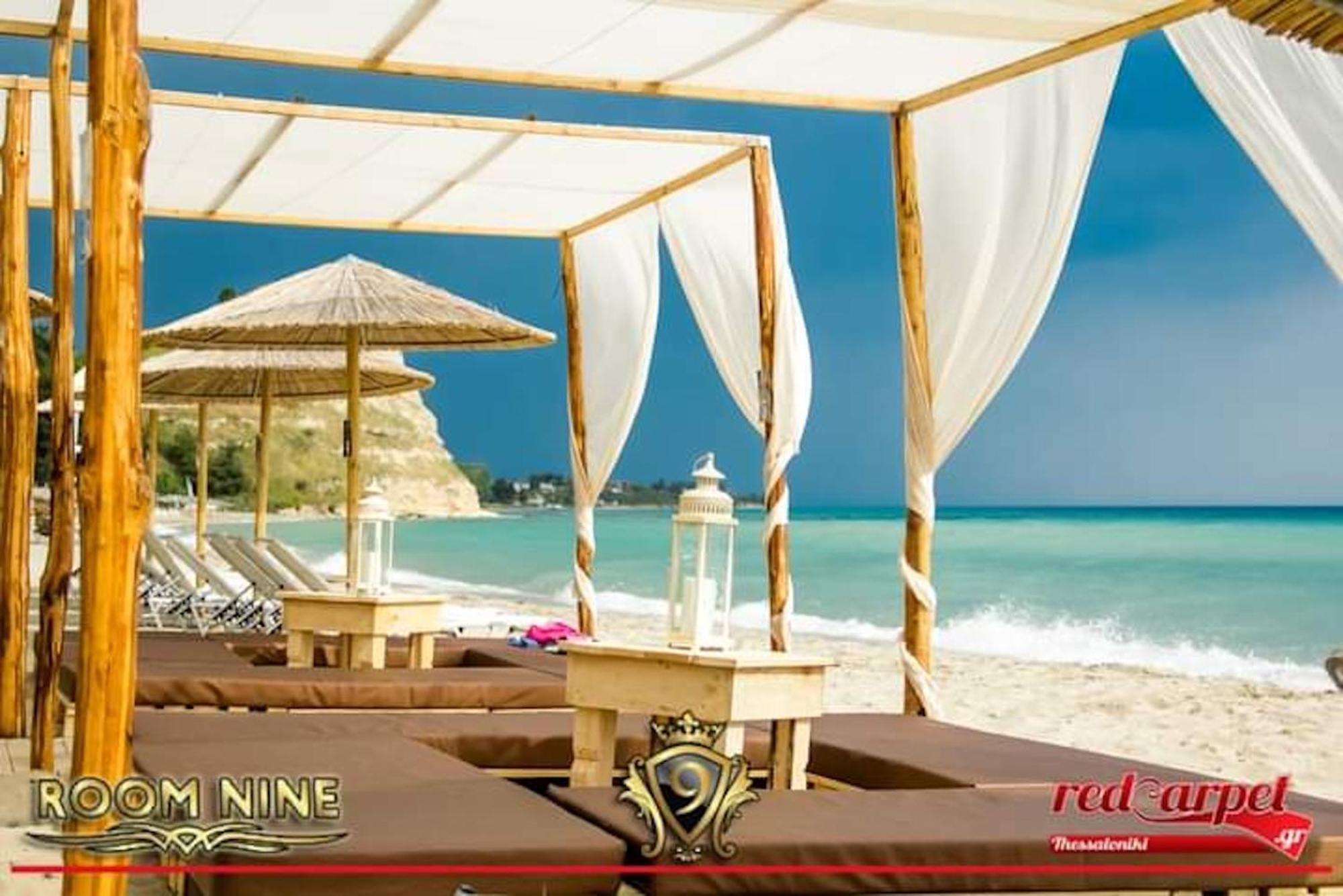 Room Nine 9 Beachfront Apartments Nea Kallikrateia Esterno foto