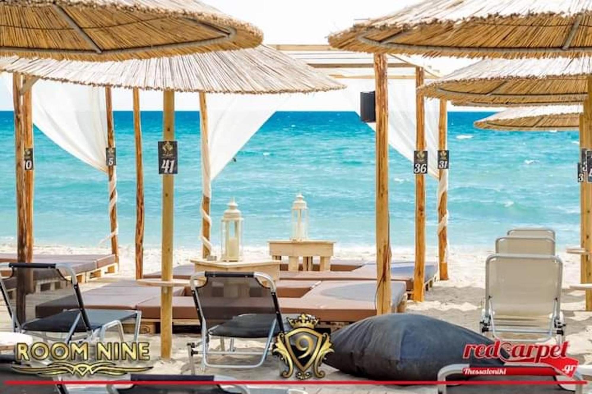 Room Nine 9 Beachfront Apartments Nea Kallikrateia Esterno foto